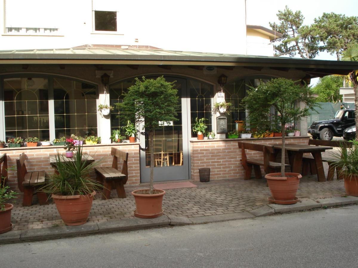 Hotel La Quercia Lignano Sabbiadoro Exterior foto